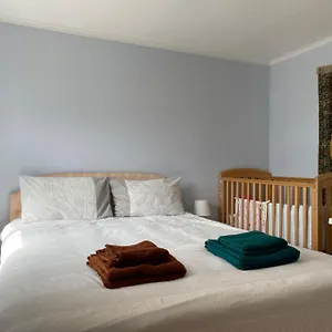 Morden Flat Close To Dlr Station With Free Parking Appartement Londres